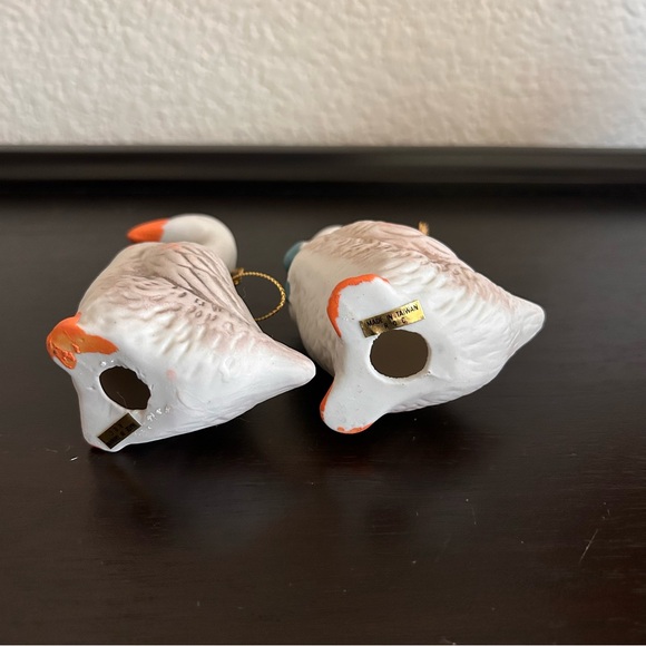 2 Vintage Goose Big Blue Bow Porcelain Christmas Ornament Decoration Gold Loop - Picture 5 of 7